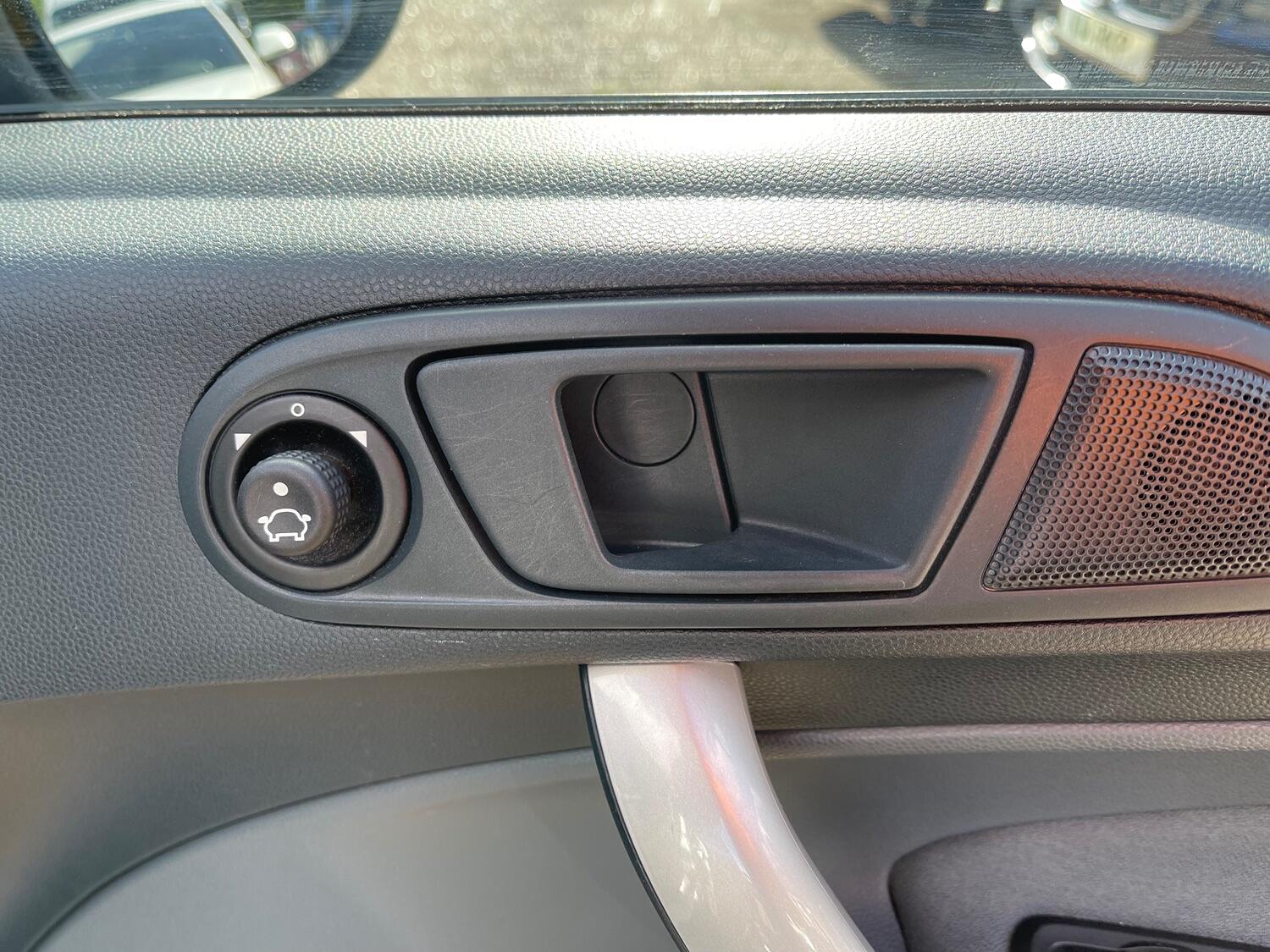 Used Ford Fiesta 2011 for sale - 76082721: Photo 48