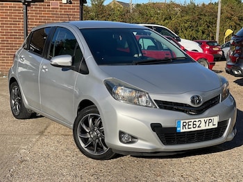 Used Toyota Yaris 2012 for sale - 76070348: Photo