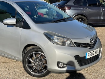 Used Toyota Yaris 2012 for sale - 76070348: Photo