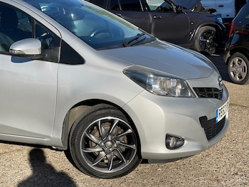 Used Toyota Yaris 2012 for sale - 76070348: Photo