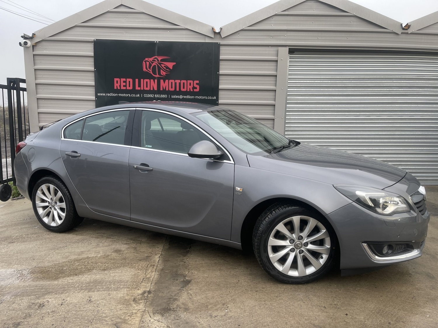 Used Vauxhall Insignia 2016 for sale - 76982783: Photo 2