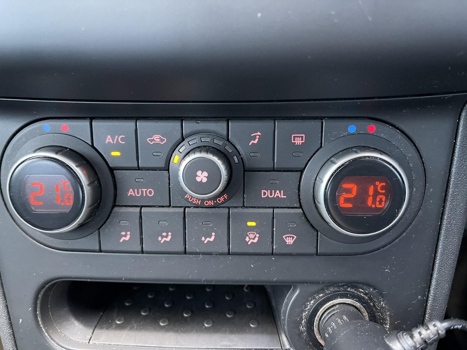 Used Nissan Qashqai 2012 for sale - 77836997: Photo 54