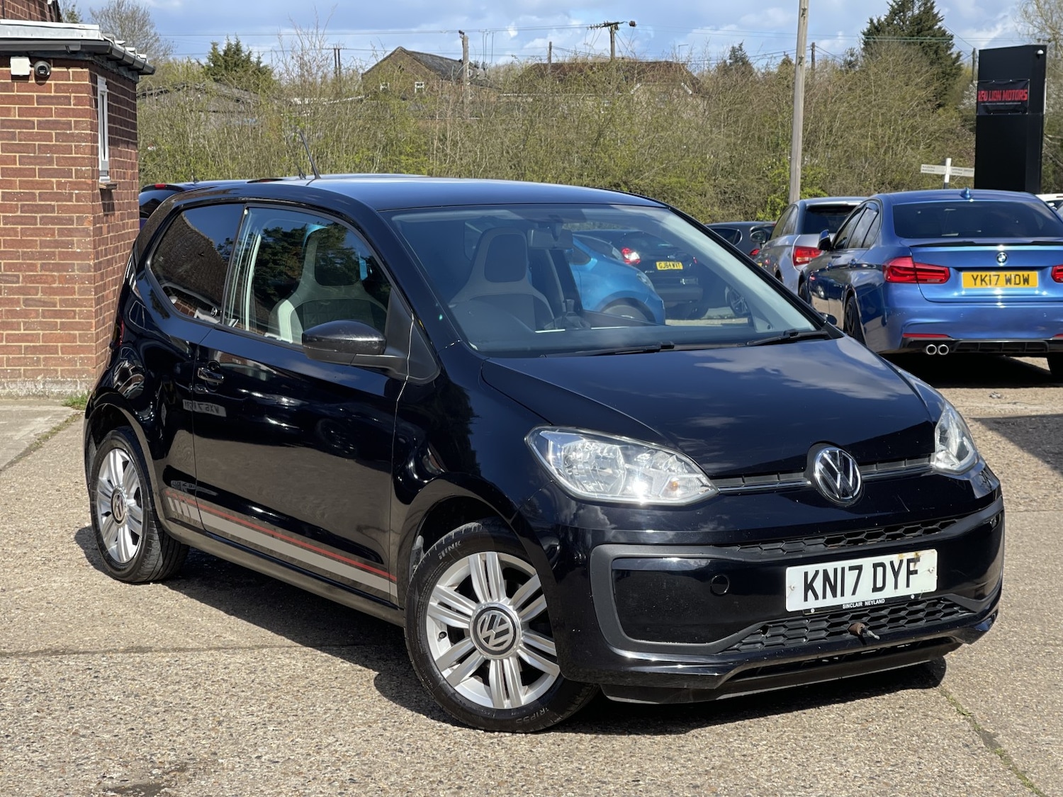 Used Volkswagen up! 2017 for sale - 78062250: Photo 1