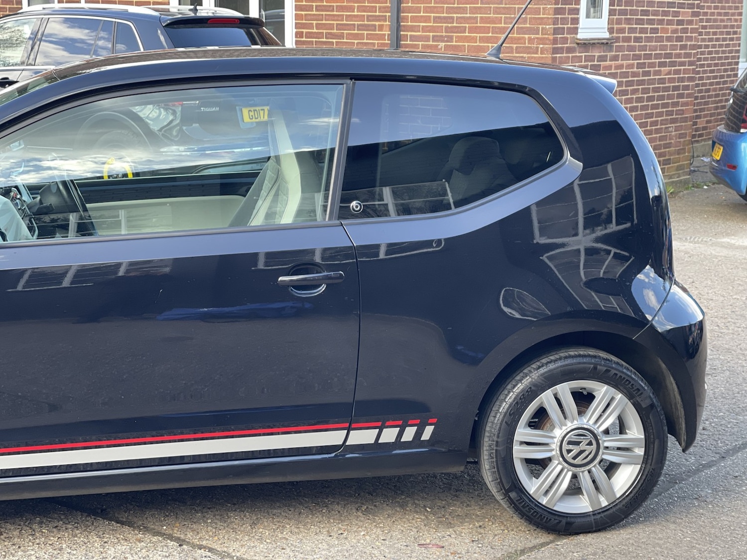 Used Volkswagen up! 2017 for sale - 78062250: Photo 11