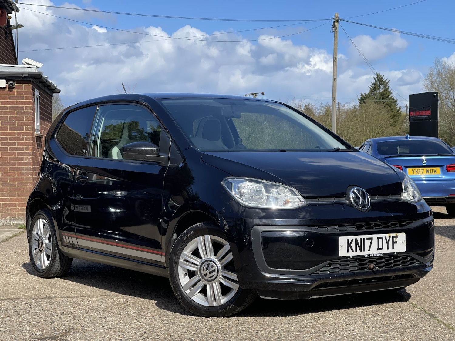Used Volkswagen up! 2017 for sale - 78062250: Photo 2