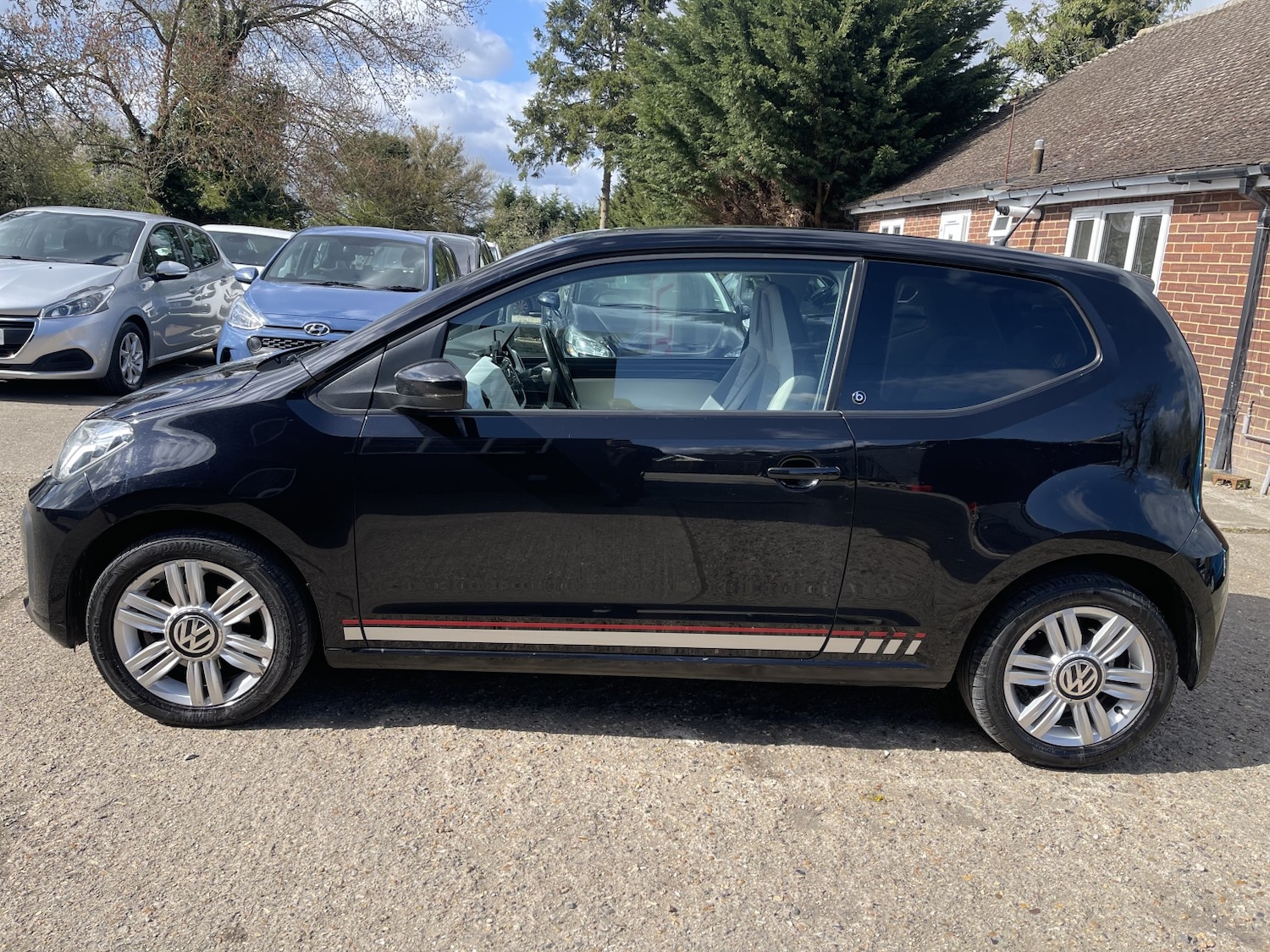 Used Volkswagen up! 2017 for sale - 78062250: Photo 25