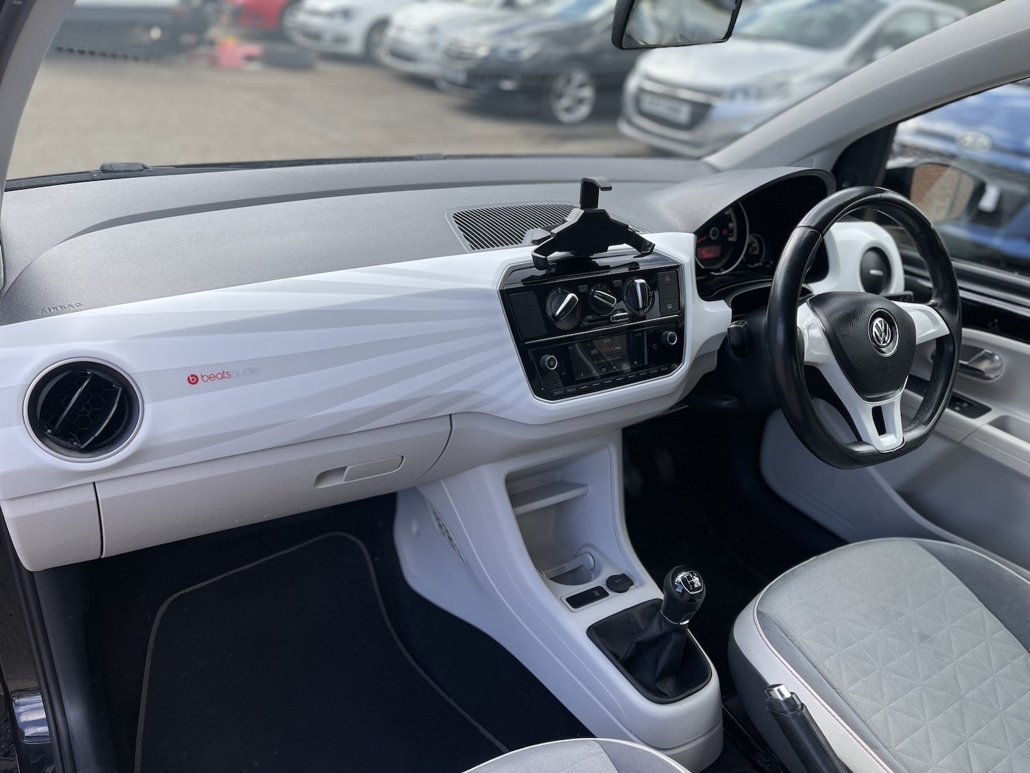 Used Volkswagen up! 2017 for sale - 78062250: Photo 35