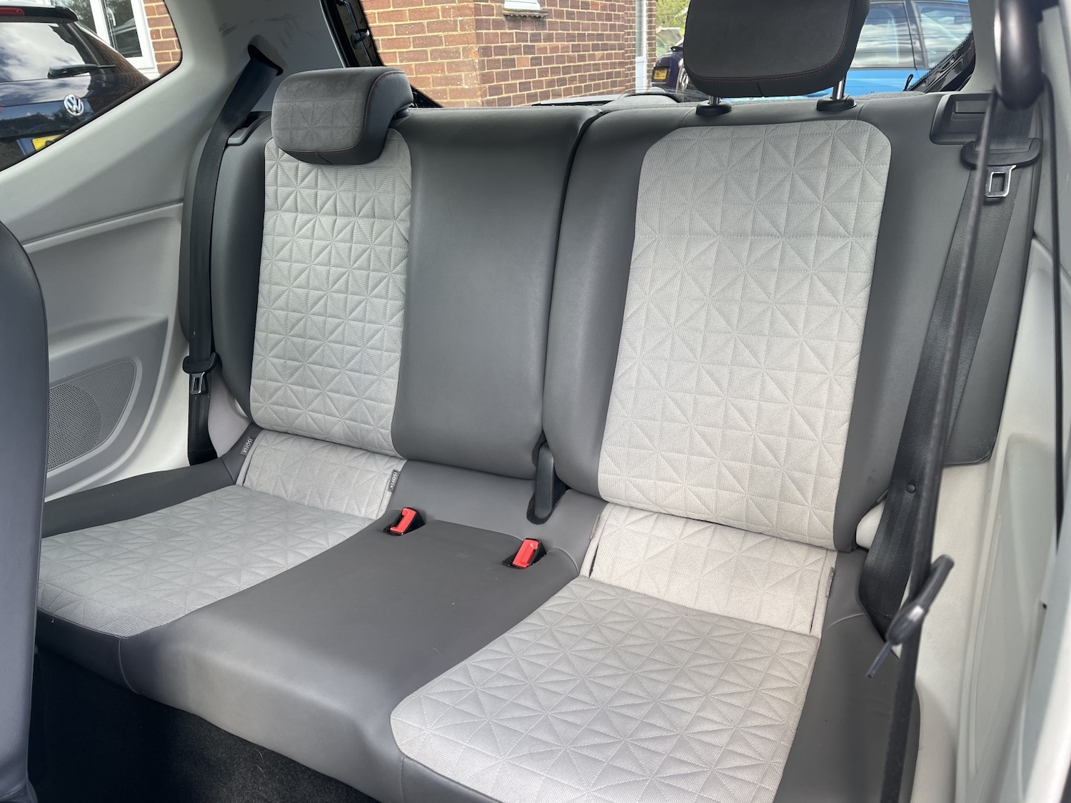 Used Volkswagen up! 2017 for sale - 78062250: Photo 37