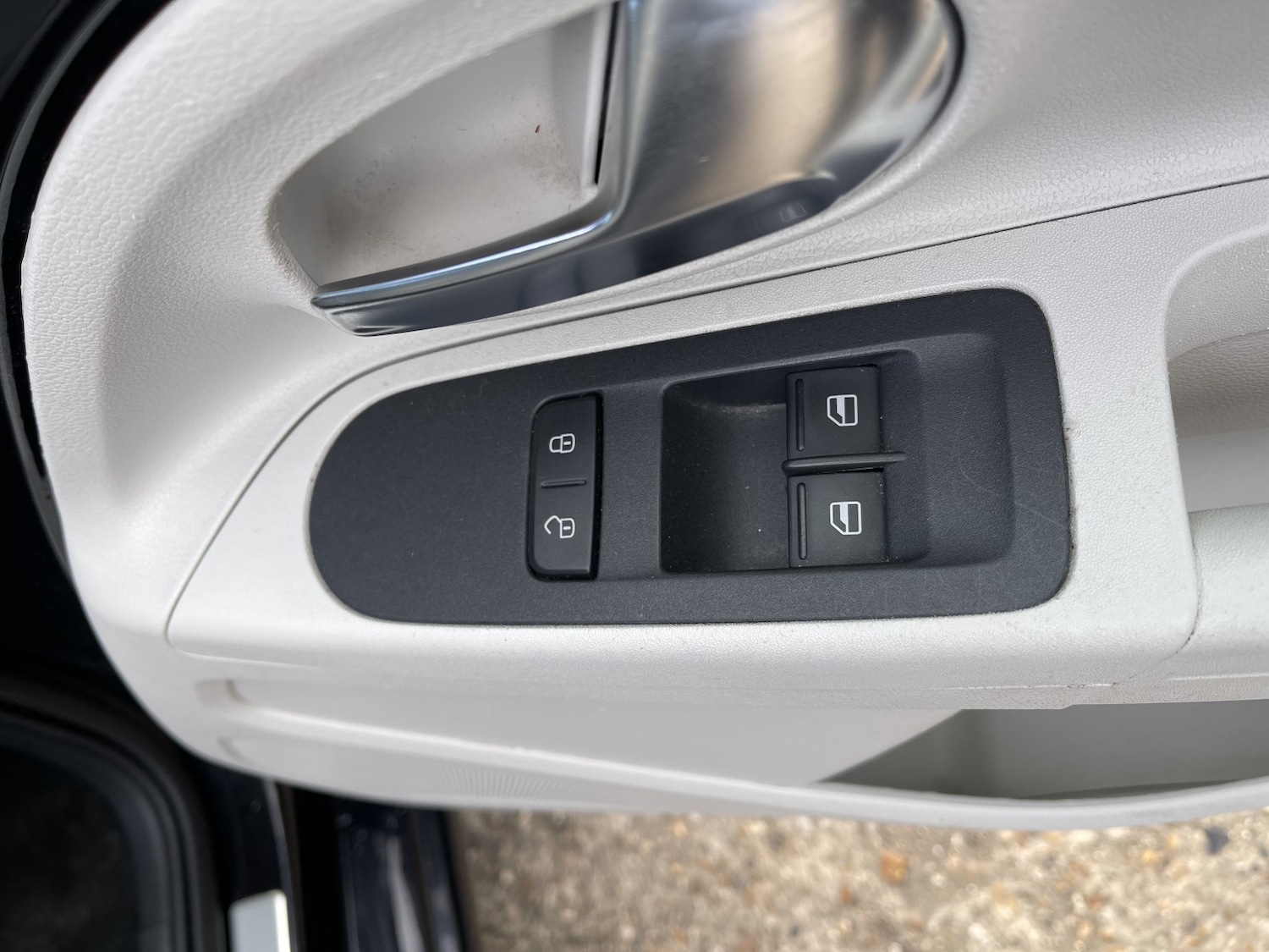 Used Volkswagen up! 2017 for sale - 78062250: Photo 40