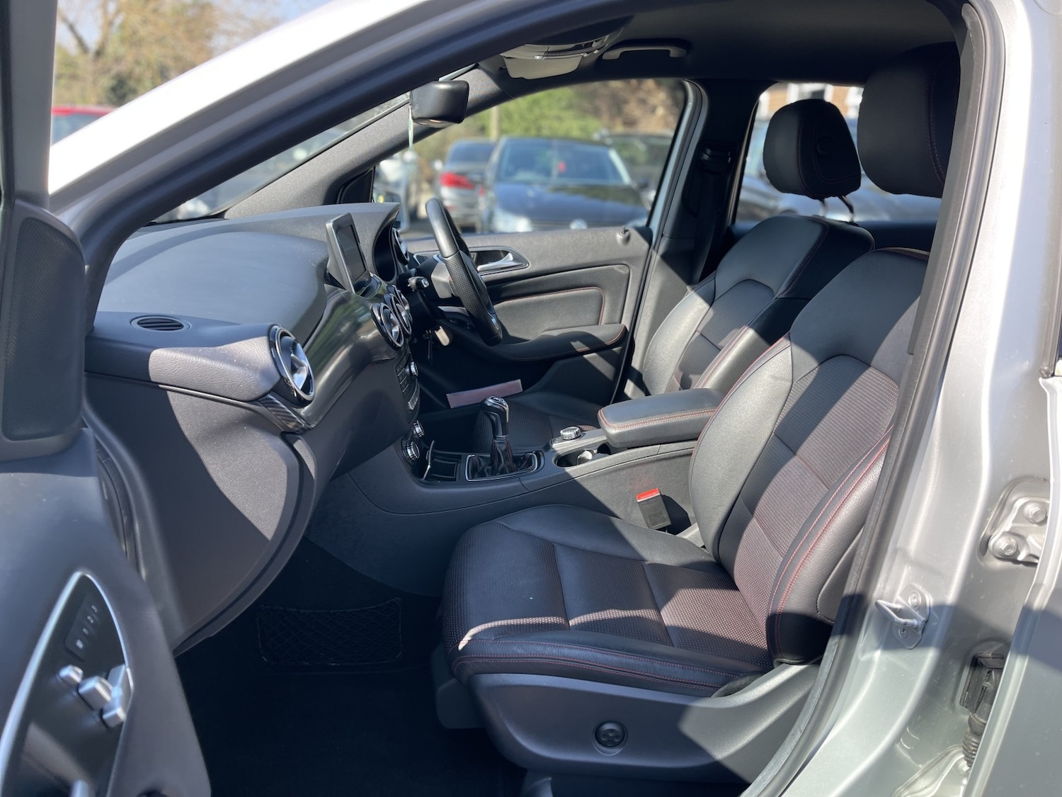 Used Mercedes-Benz B Class 2015 for sale - 77962030: Photo 38