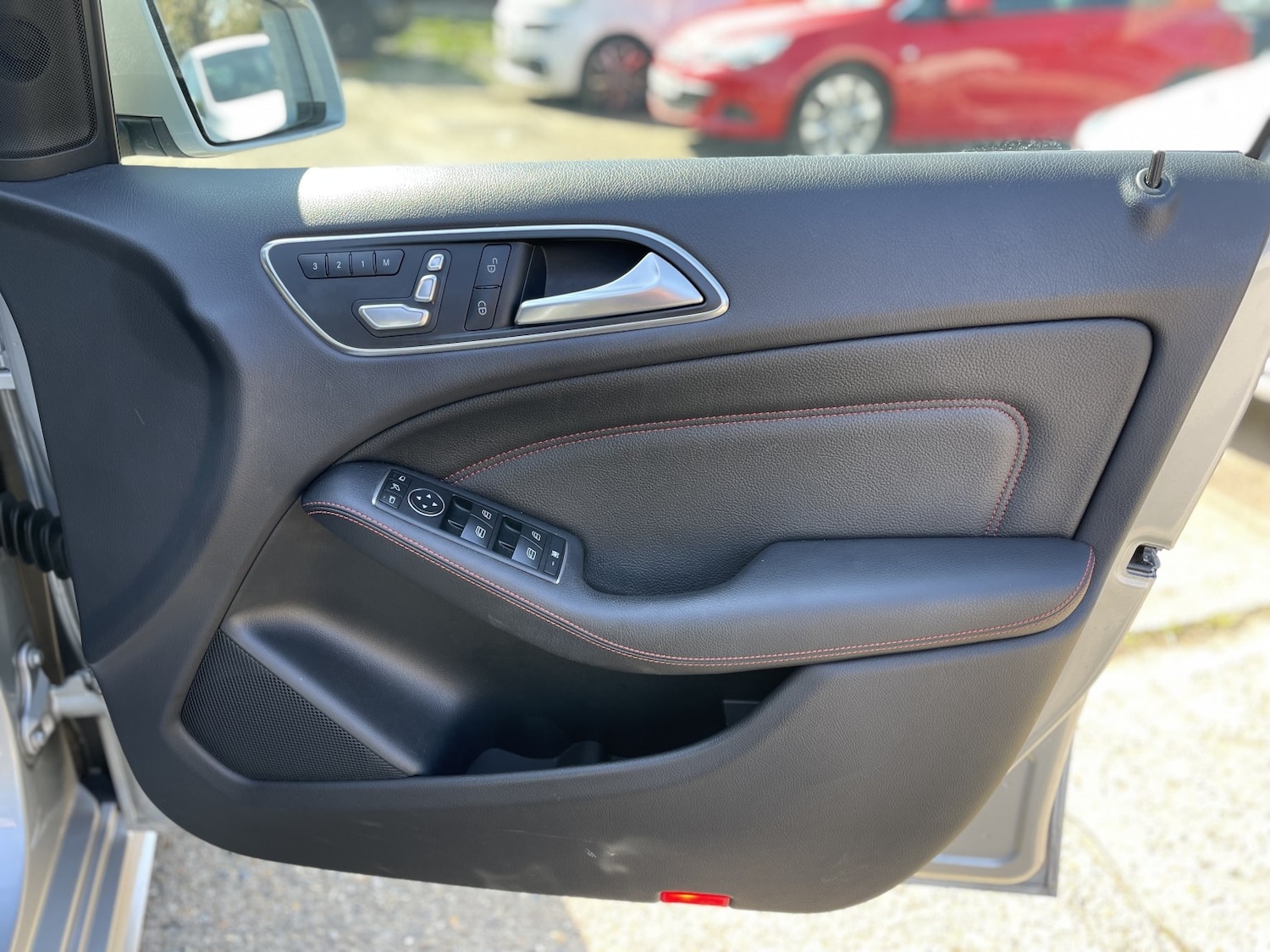 Used Mercedes-Benz B Class 2015 for sale - 77962030: Photo 44