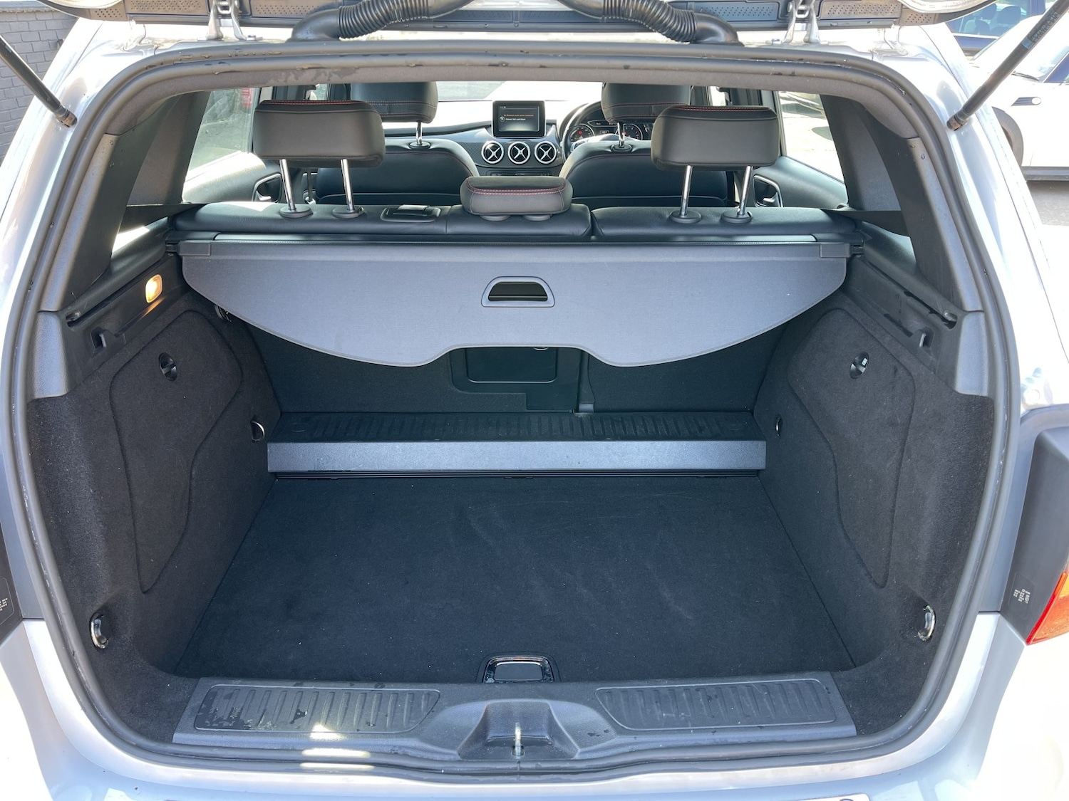 Used Mercedes-Benz B Class 2015 for sale - 77962030: Photo 48