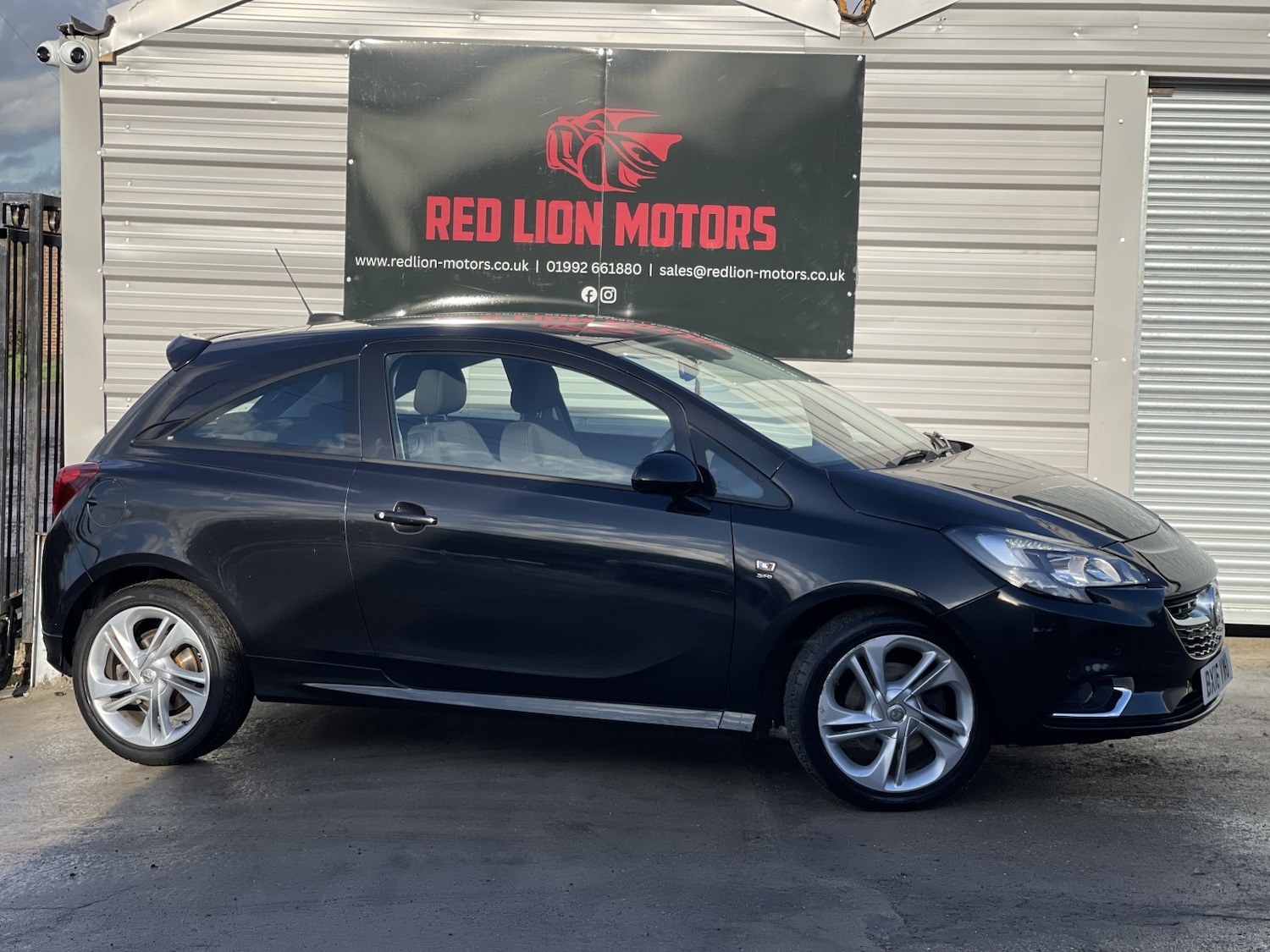Used Vauxhall Corsa 2016 for sale - 77228198: Photo 2