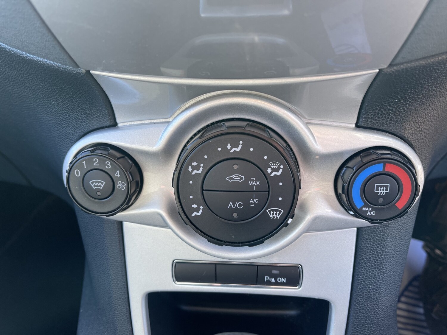 Used Ford Fiesta 2011 for sale - 77632504: Photo 56