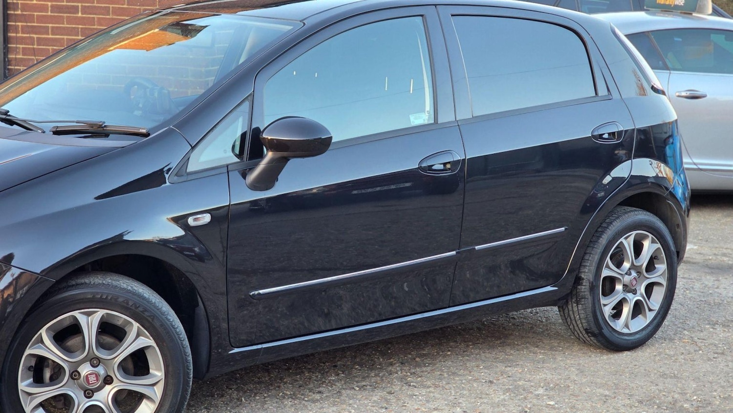 Used Fiat Punto 2015 for sale - 76082778: Photo 14