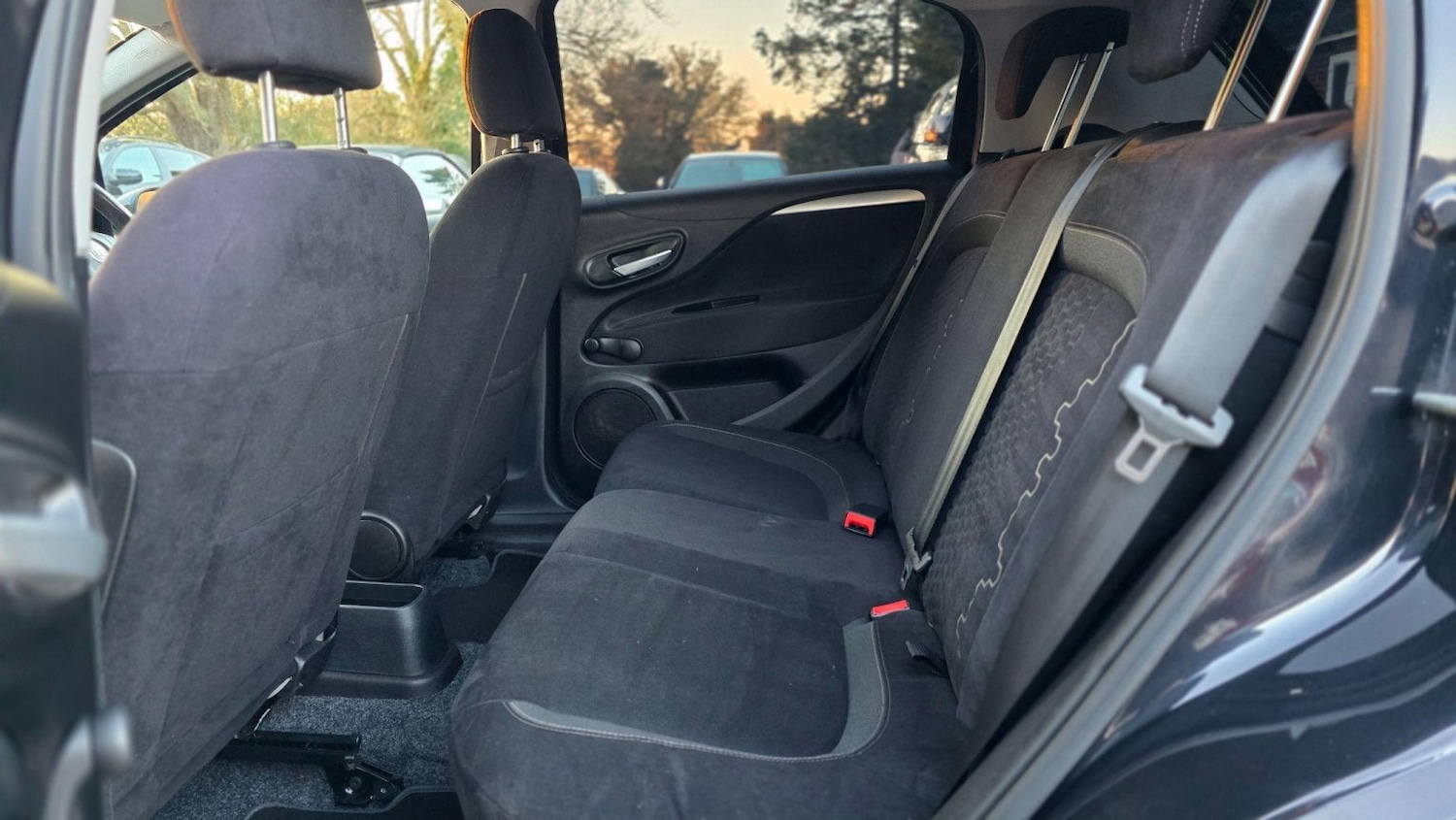 Used Fiat Punto 2015 for sale - 76082778: Photo 31
