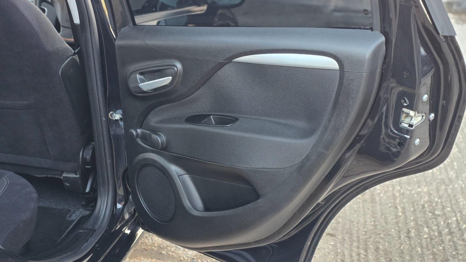 Used Fiat Punto 2015 for sale - 76082778: Photo 40