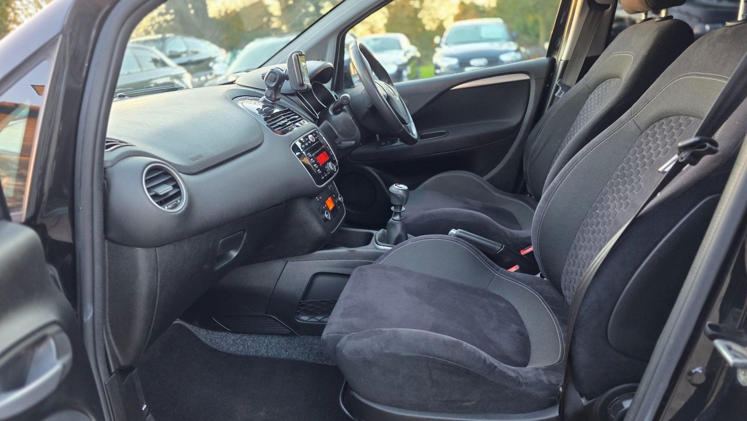 Used Fiat Punto 2015 for sale - 76082778: Photo 49