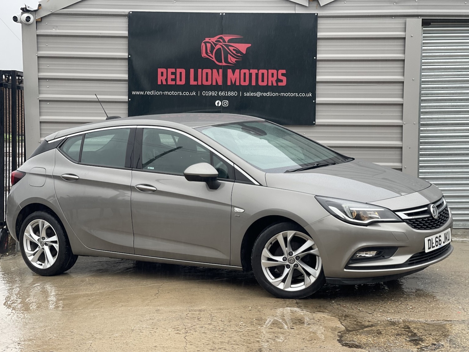 Used Vauxhall Astra 2016 for sale - 77478040: Photo 2