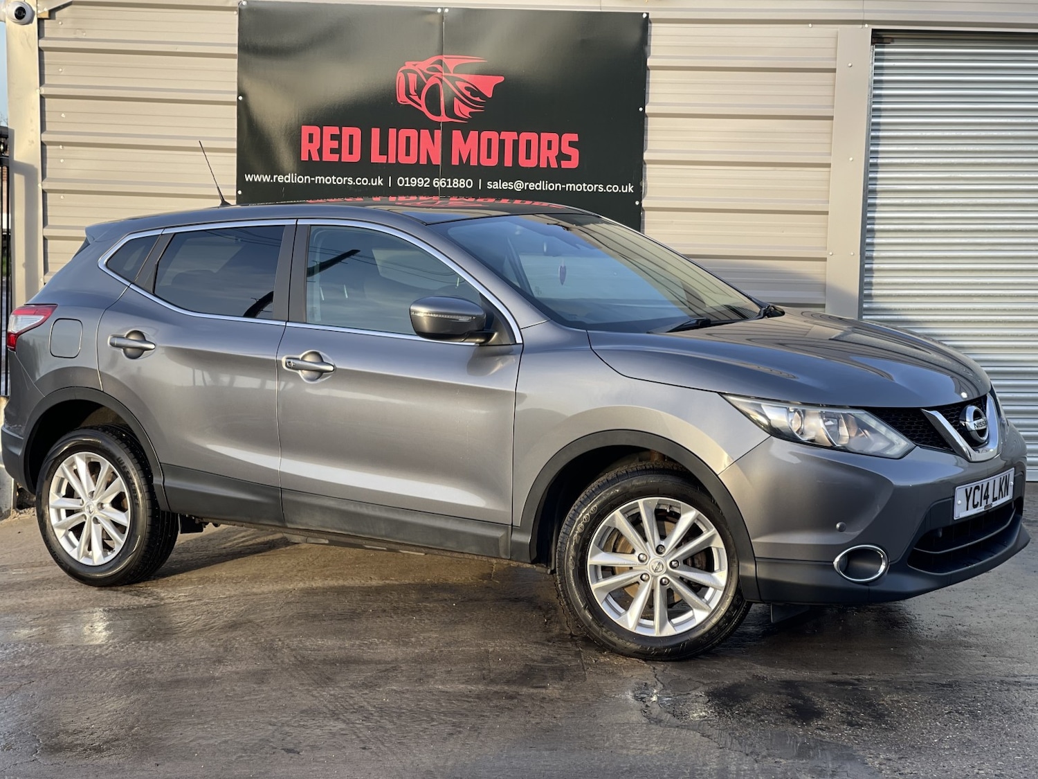 Used Nissan Qashqai 2014 for sale - 76941802: Photo 2