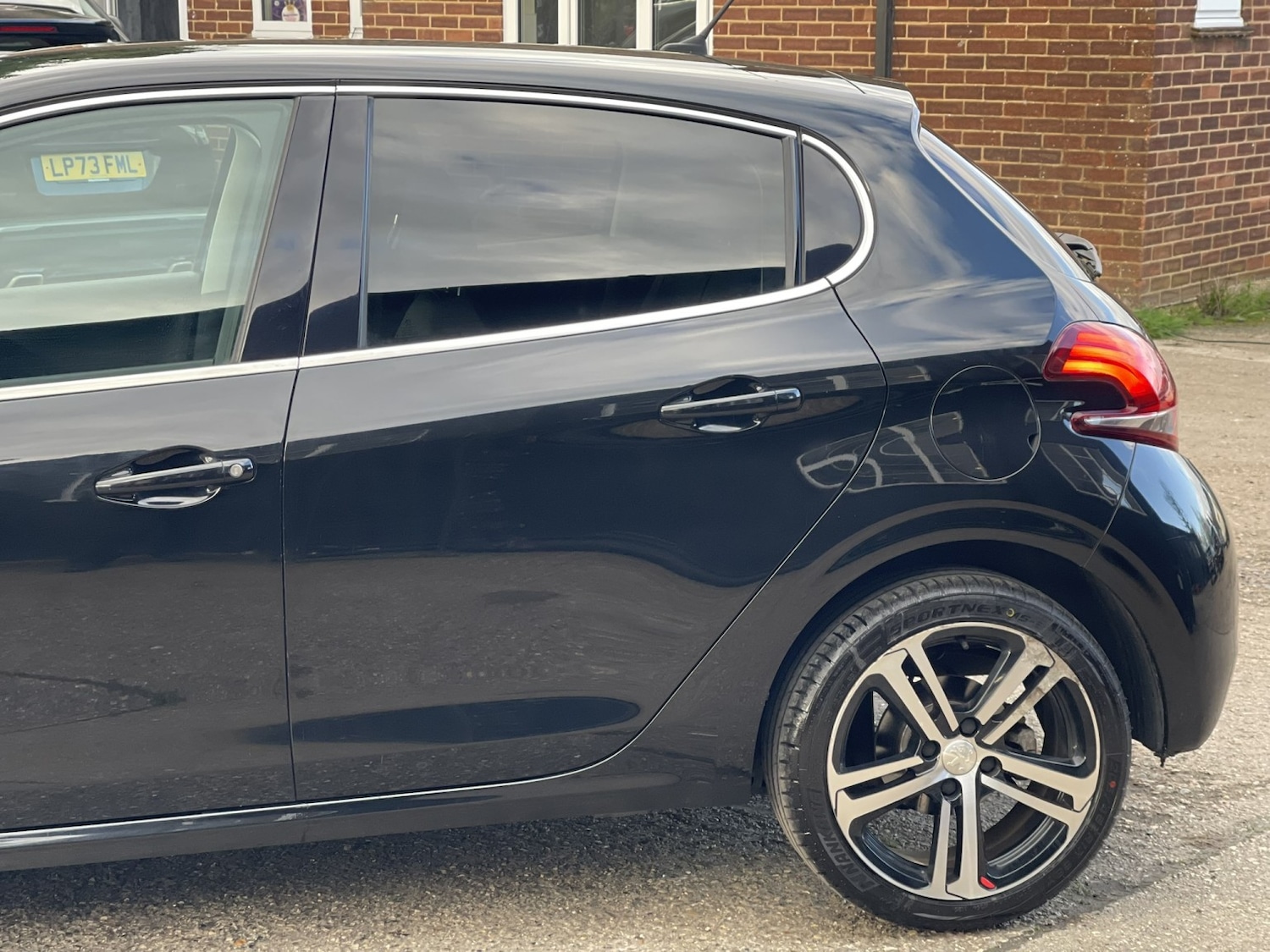 Used Peugeot 208 2018 for sale - 77836849: Photo 15