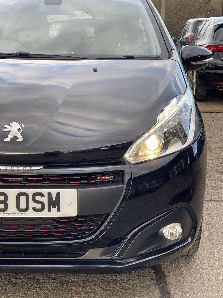 Used Peugeot 208 2018 for sale - 77836849: Photo 19