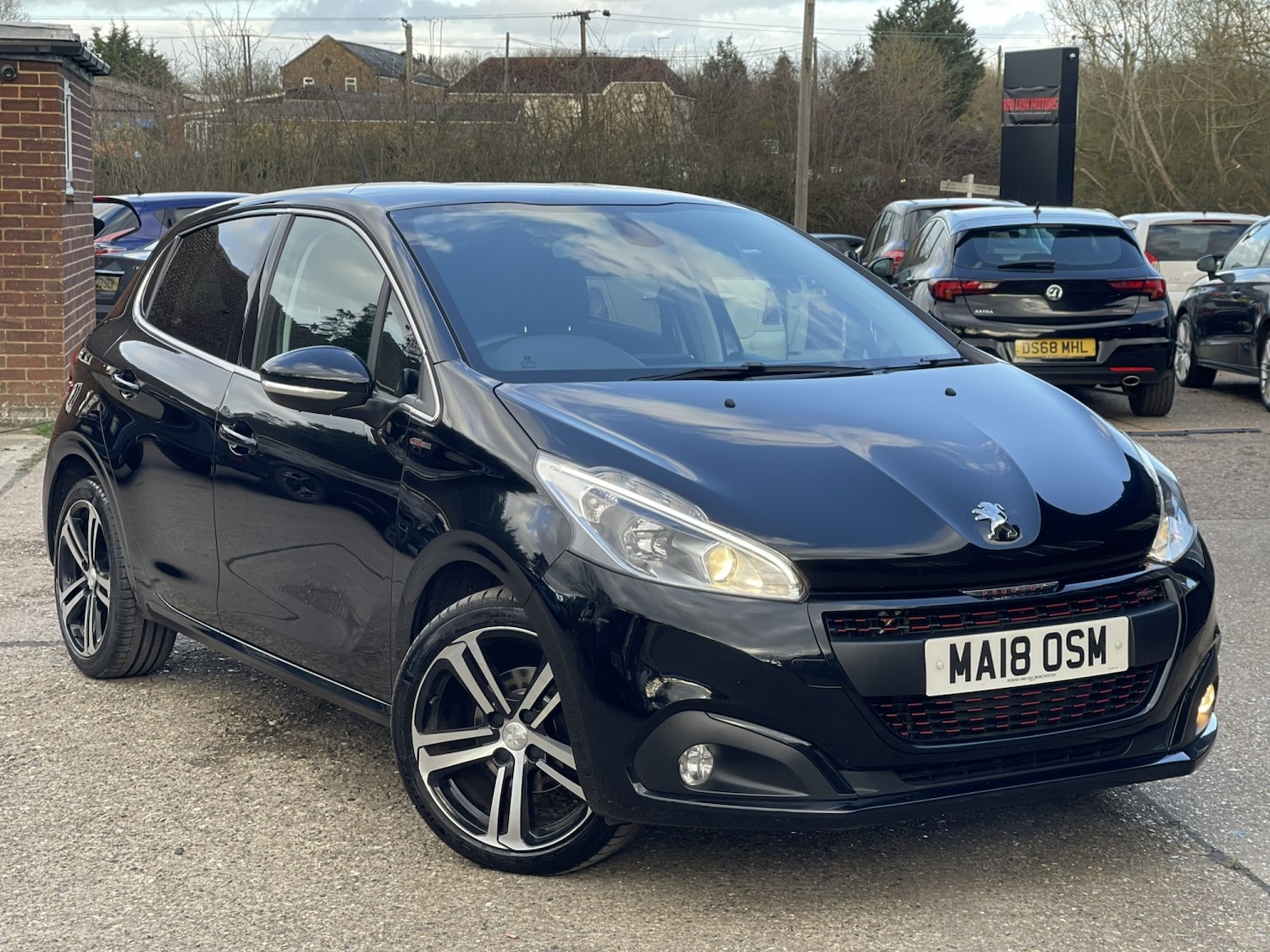 Used Peugeot 208 2018 for sale - 77836849: Photo 2