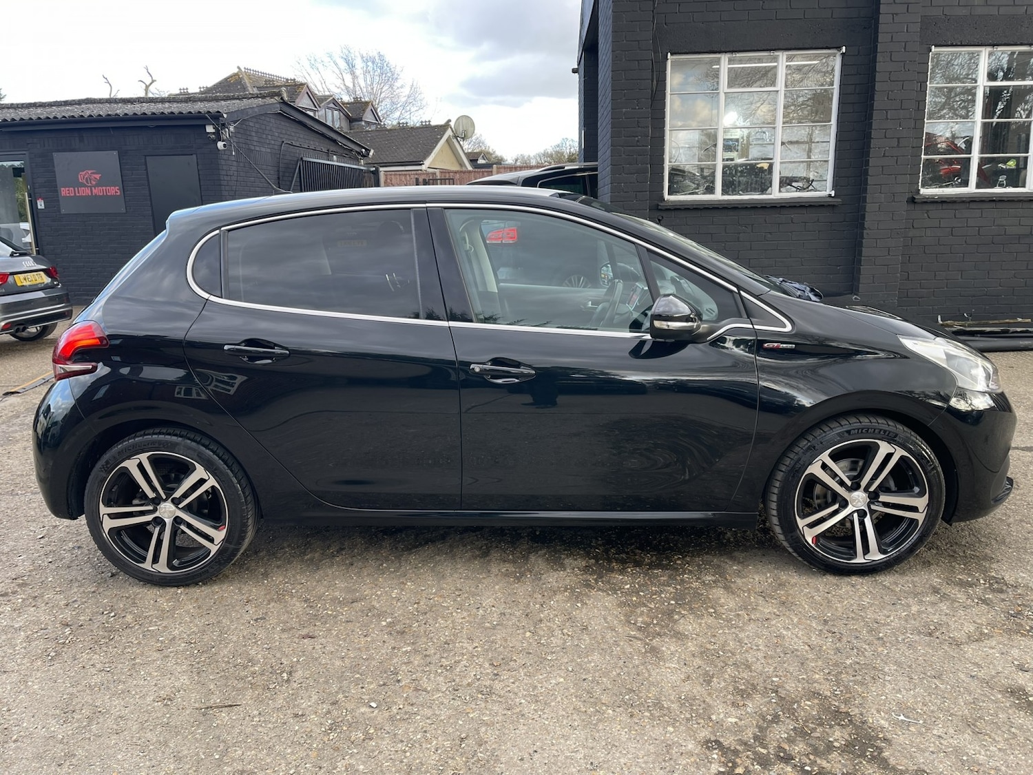 Used Peugeot 208 2018 for sale - 77836849: Photo 24