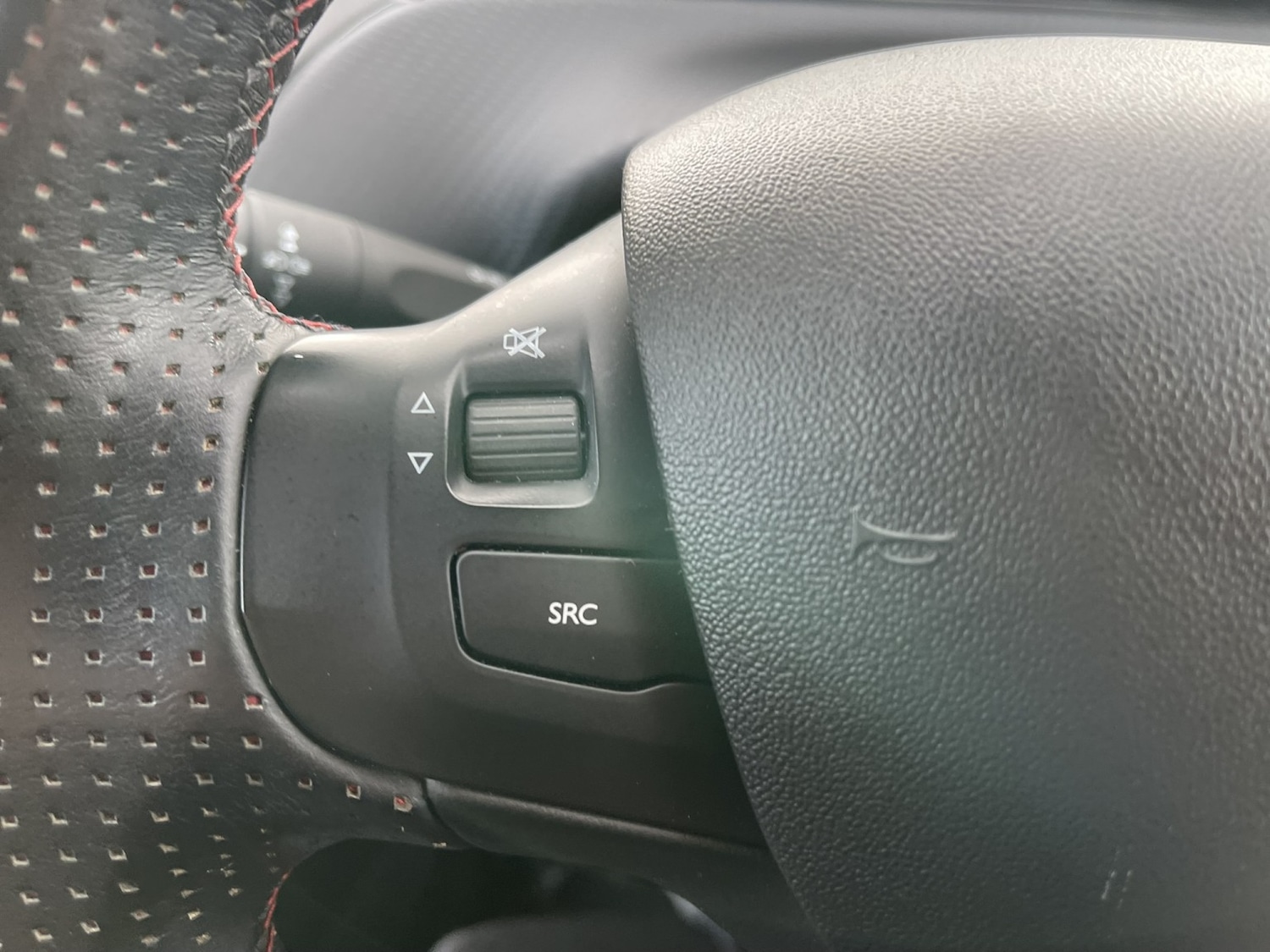 Used Peugeot 208 2018 for sale - 77836849: Photo 54