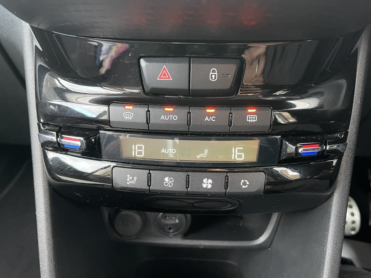 Used Peugeot 208 2018 for sale - 77836849: Photo 56