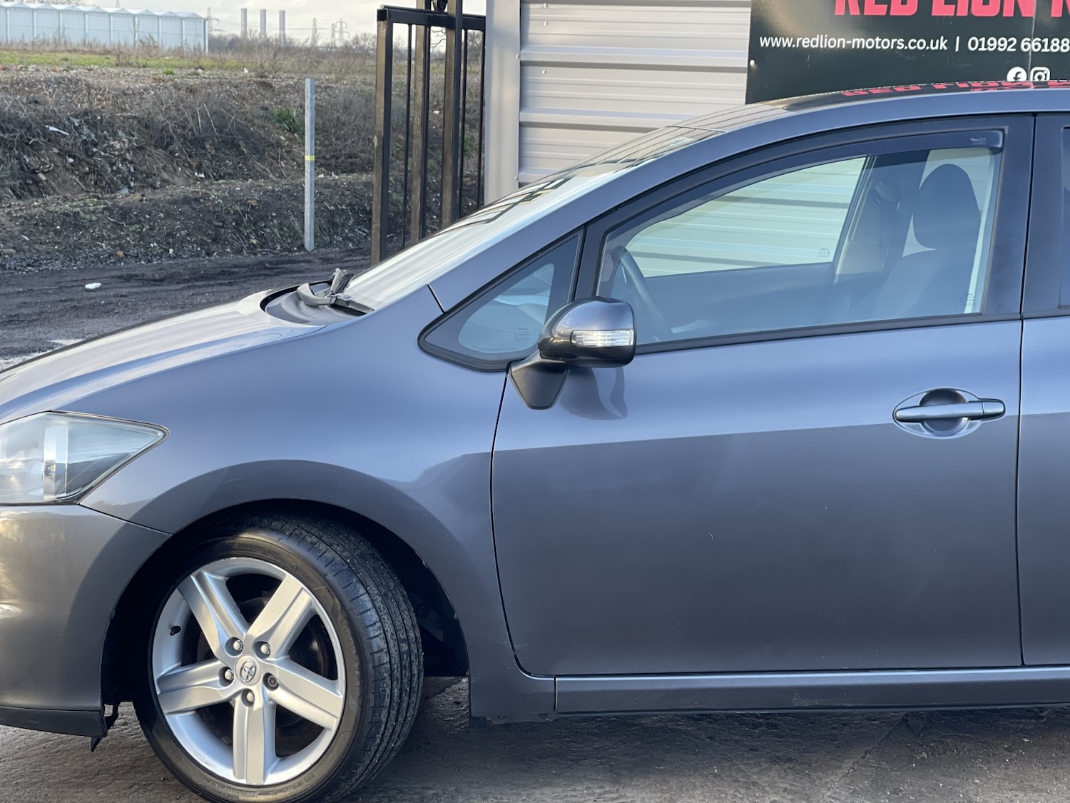 Used Toyota Auris 2011 for sale - 77357291: Photo 16