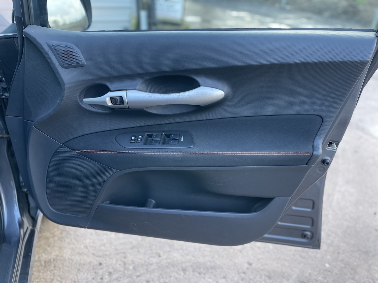 Used Toyota Auris 2011 for sale - 77357291: Photo 42