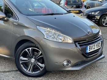 Used Peugeot 208 2013 for sale - 76198313: Photo