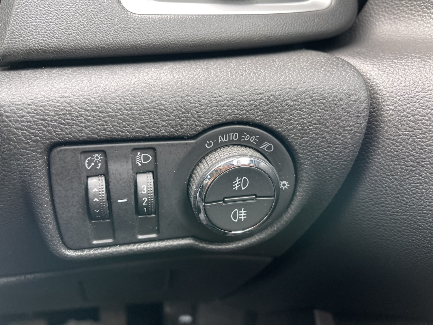 Used Vauxhall Astra GTC 2015 for sale - 78077845: Photo 40