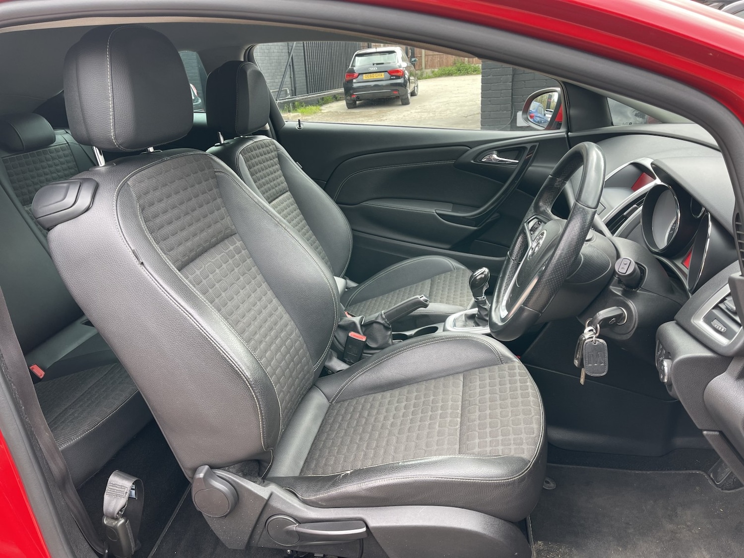 Used Vauxhall Astra GTC 2015 for sale - 78077845: Photo 41