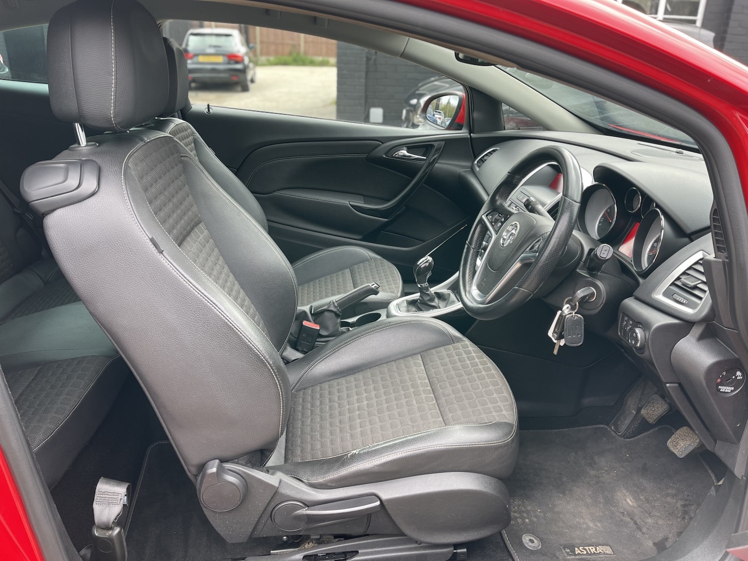 Used Vauxhall Astra GTC 2015 for sale - 78077845: Photo 42