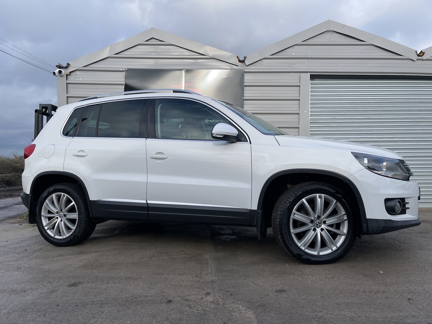Used Volkswagen Tiguan 2011 for sale - 77237130: Photo 2