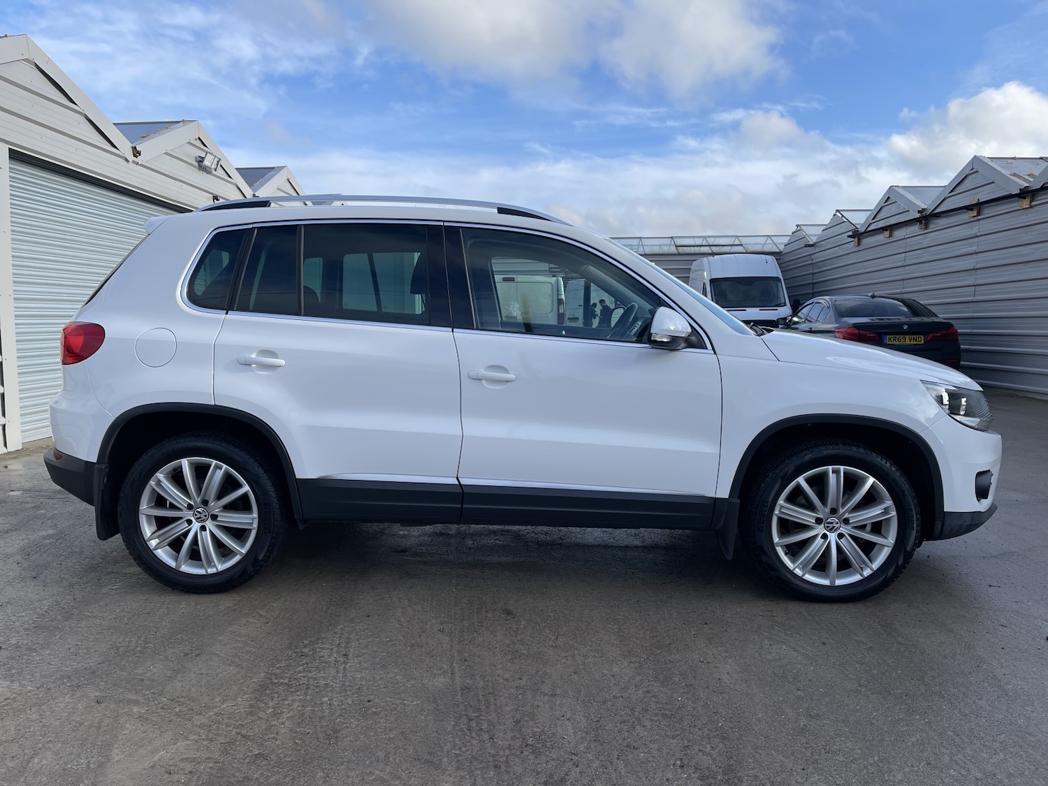Used Volkswagen Tiguan 2011 for sale - 77237130: Photo 23
