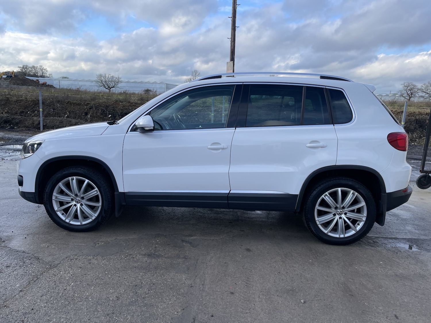 Used Volkswagen Tiguan 2011 for sale - 77237130: Photo 26