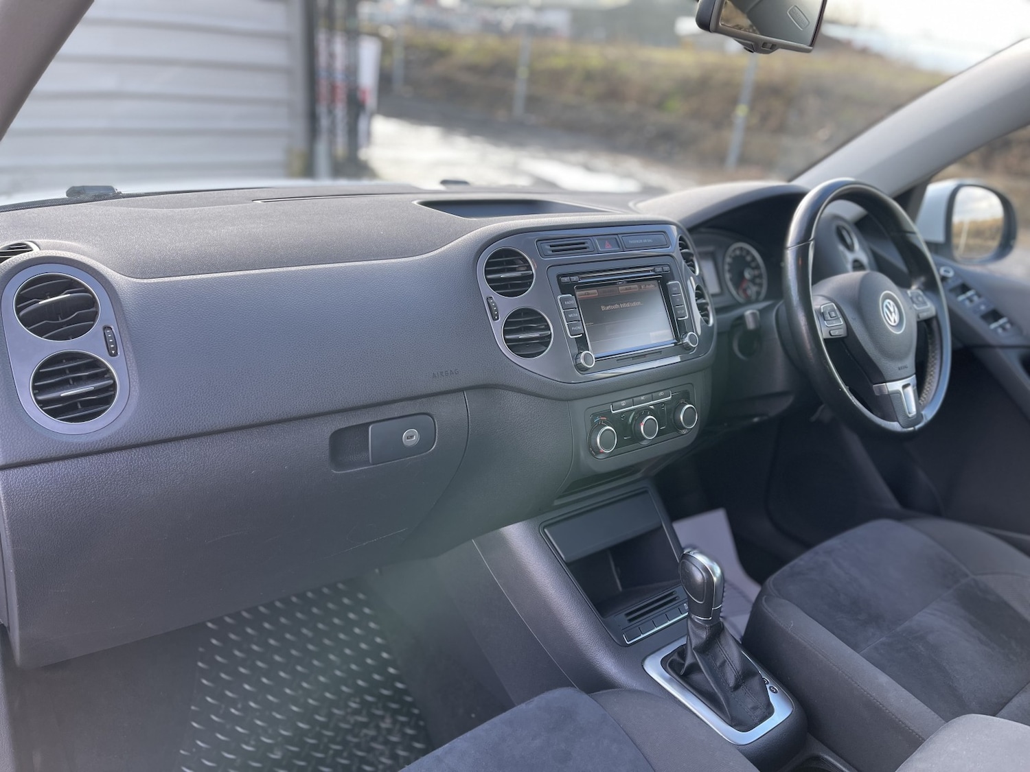 Used Volkswagen Tiguan 2011 for sale - 77237130: Photo 30