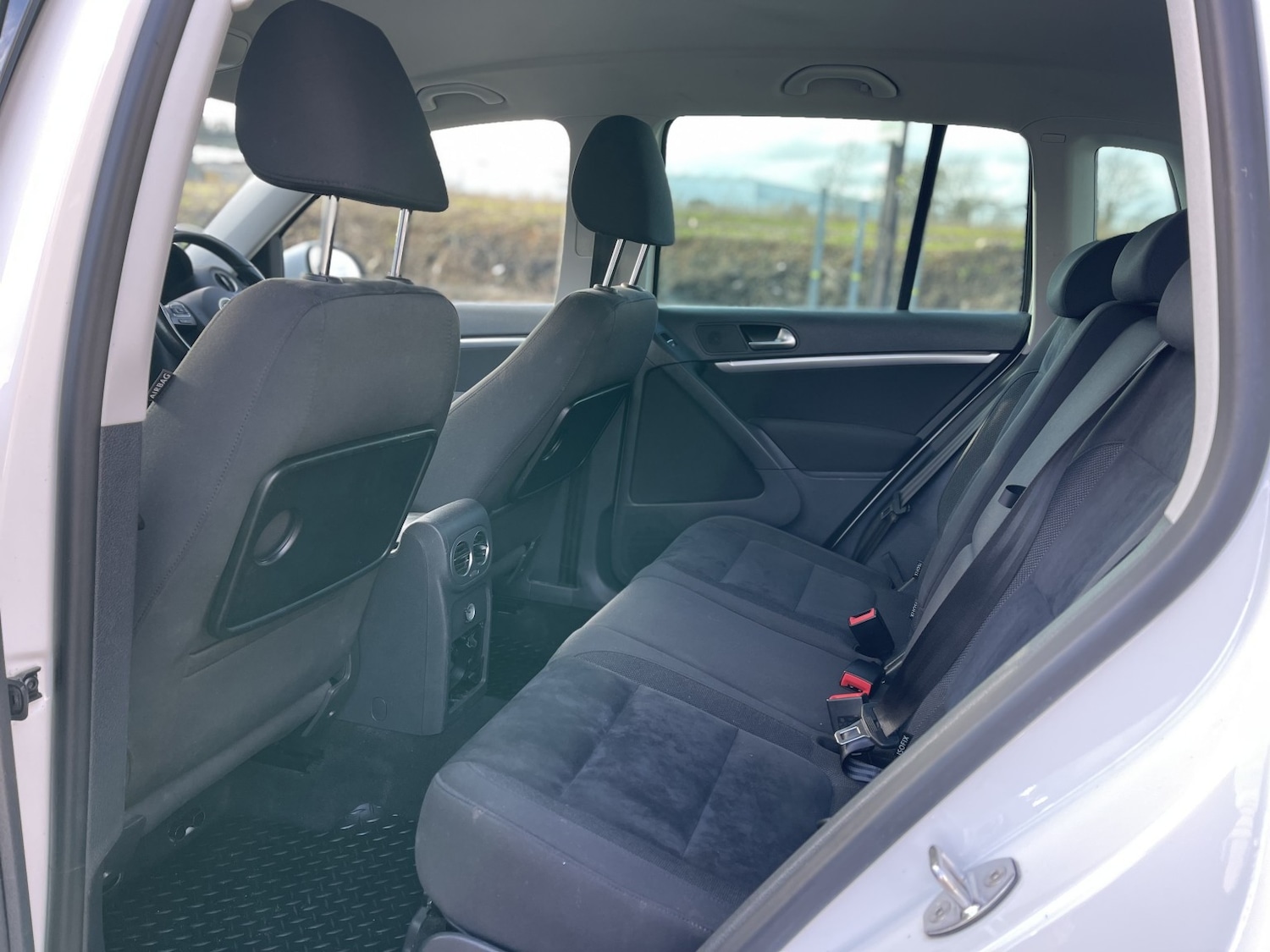 Used Volkswagen Tiguan 2011 for sale - 77237130: Photo 38