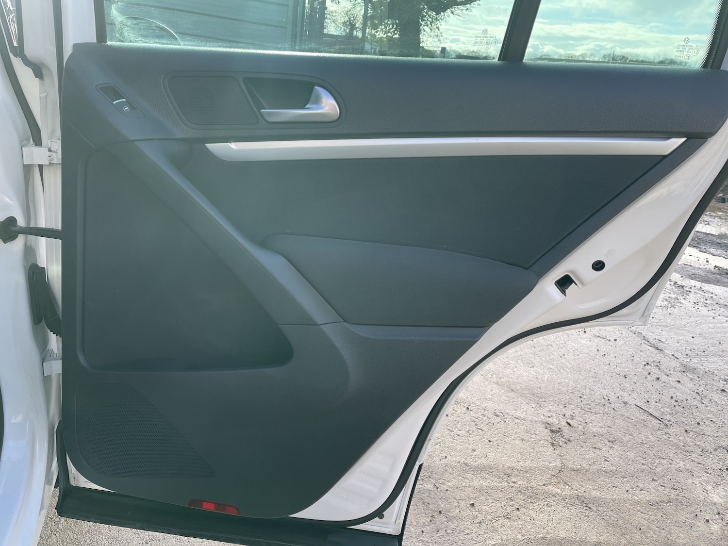 Used Volkswagen Tiguan 2011 for sale - 77237130: Photo 40