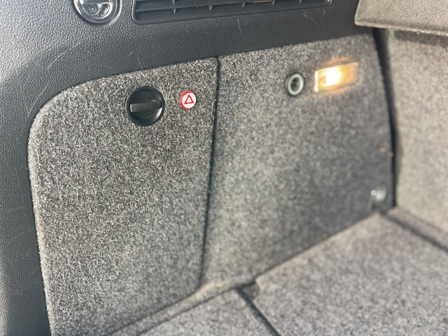 Used Volkswagen Tiguan 2011 for sale - 77237130: Photo 41