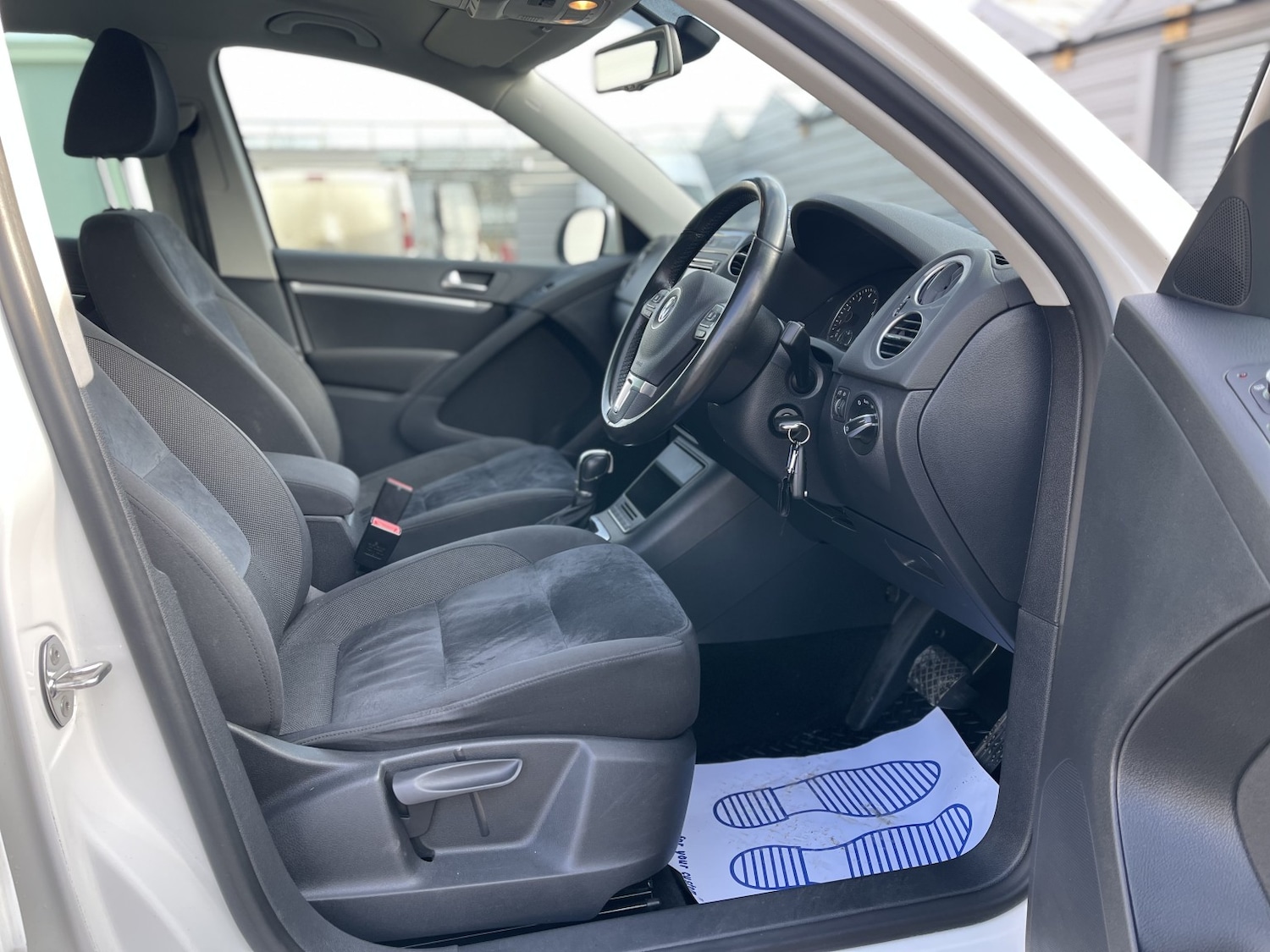 Used Volkswagen Tiguan 2011 for sale - 77237130: Photo 45