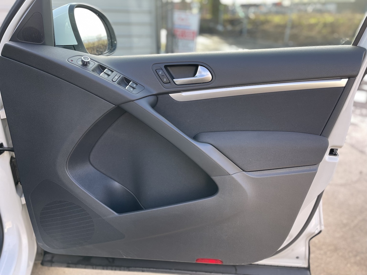 Used Volkswagen Tiguan 2011 for sale - 77237130: Photo 47