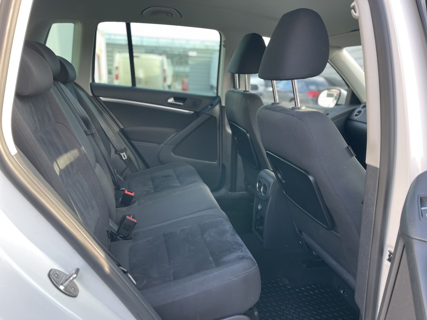 Used Volkswagen Tiguan 2011 for sale - 77237130: Photo 49