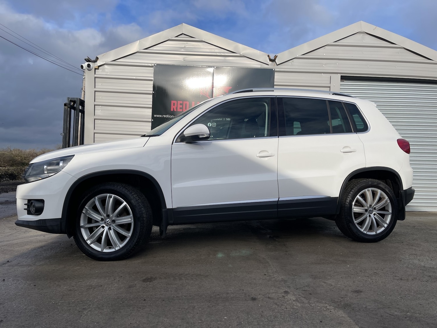 Used Volkswagen Tiguan 2011 for sale - 77237130: Photo 5