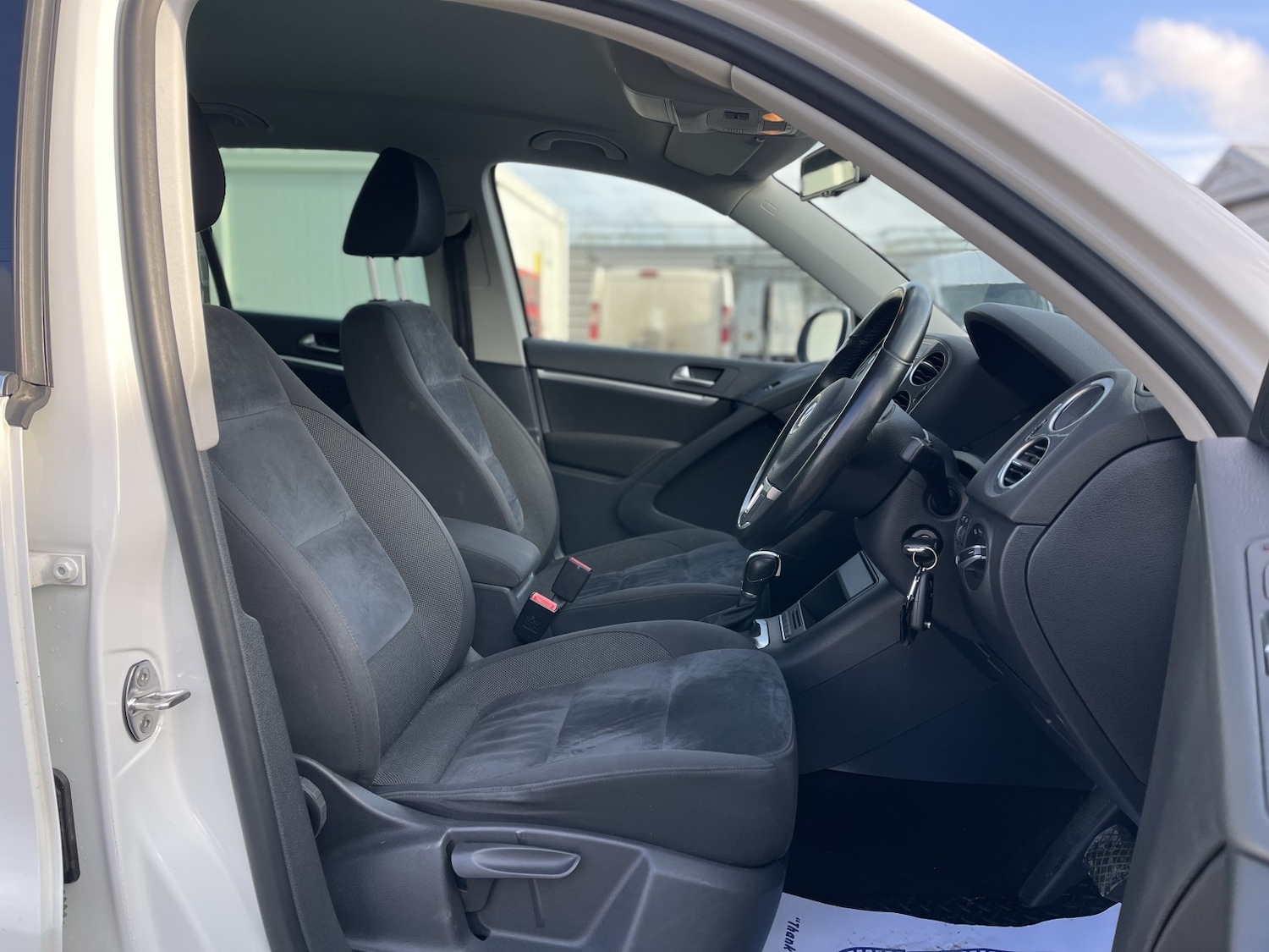 Used Volkswagen Tiguan 2011 for sale - 77237130: Photo 54