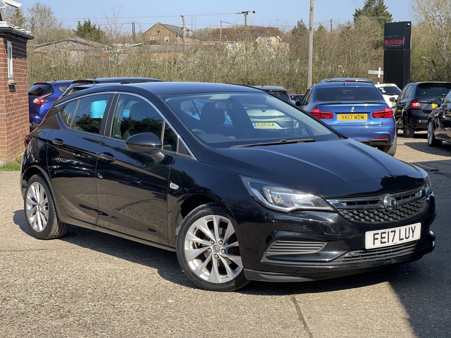 Used Vauxhall Astra 2017 for sale - 77962034: Photo 1