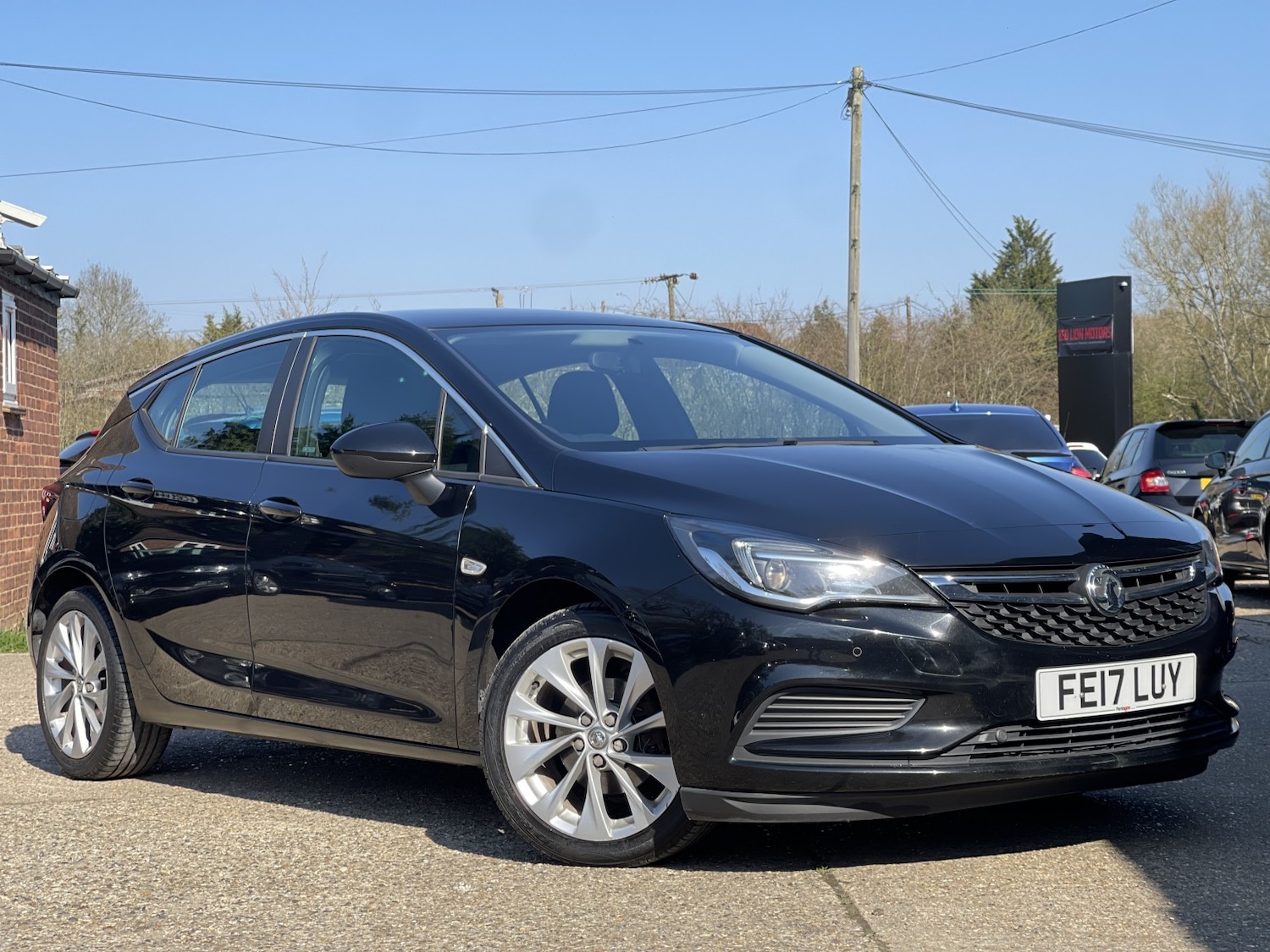Used Vauxhall Astra 2017 for sale - 77962034: Photo 2